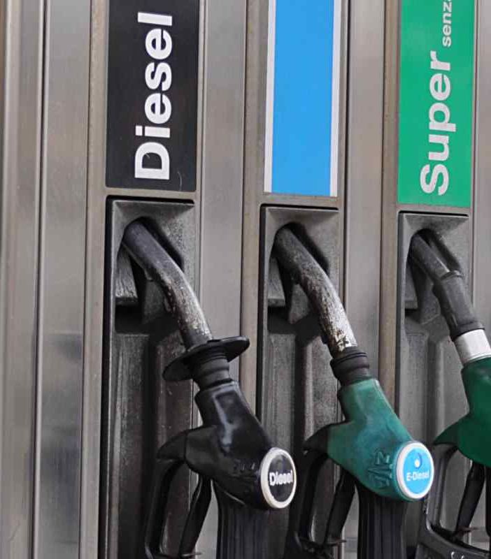Nella calza della Befana carbone e carburanti da urlo anche per gli astigiani: 2 euro al litro e &quot;stangata da 450 milioni, senza lo sconto del Governo”