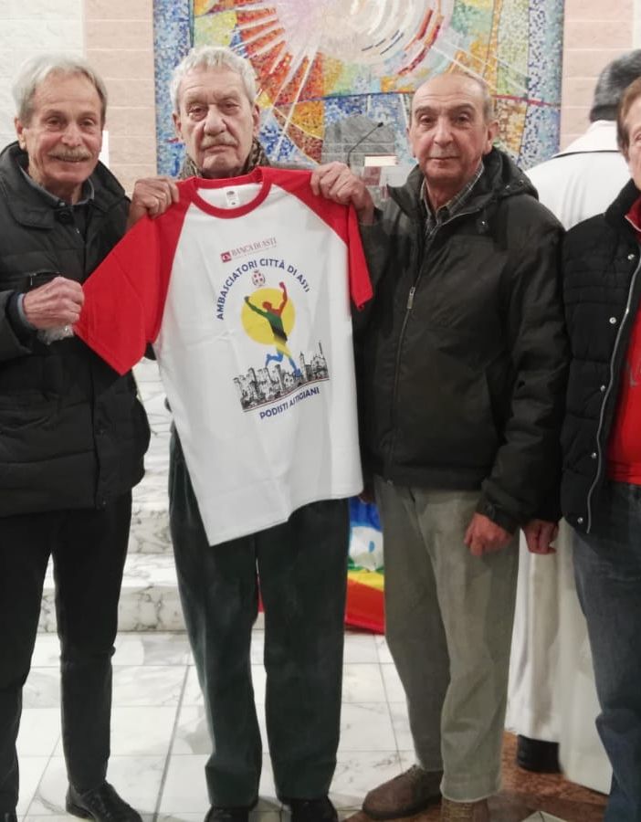 L'artista astigiano con gli Ambasciatori per lo sport