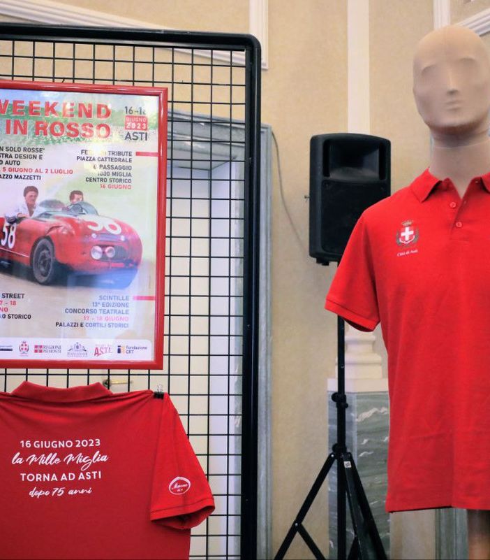 Il &quot;rosso passione&quot; della Mille Miglia ad Asti si trasforma in solidarietà per il Cardinal Massaia