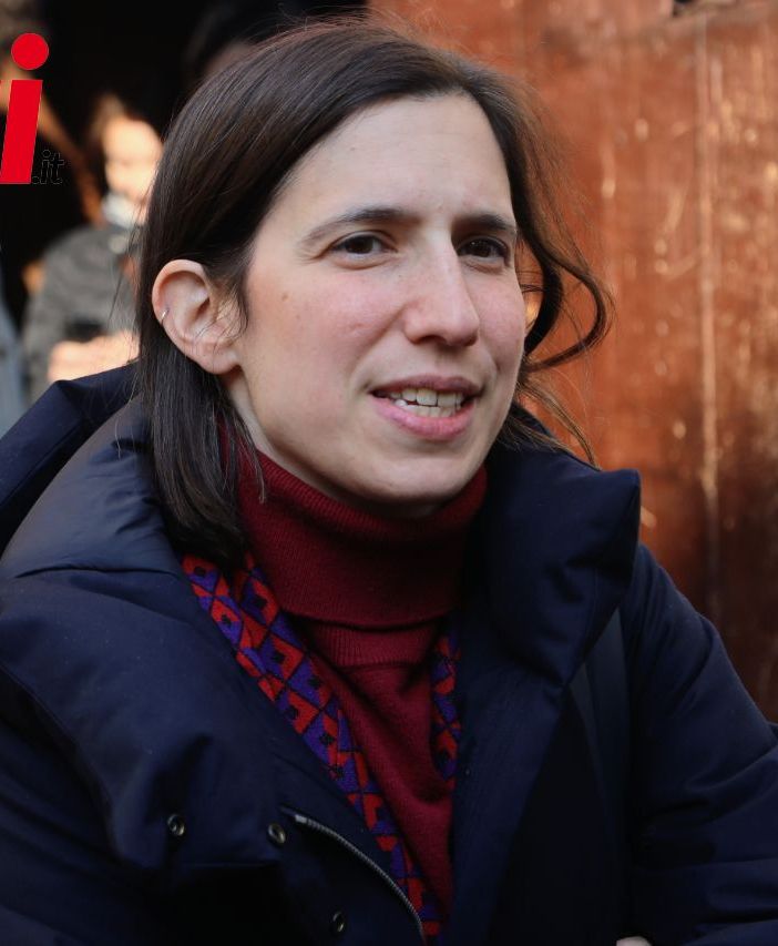 Elly Schlein fotografata da Efrem Zanchettin - Merfephoto a margine del suo comizio astigiano al Diavolo Rosso