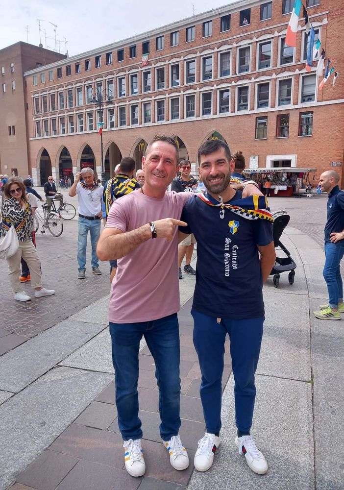 Francesco Caria con Franco Casu, storico fantino del Palio di Asti, a Ferrara