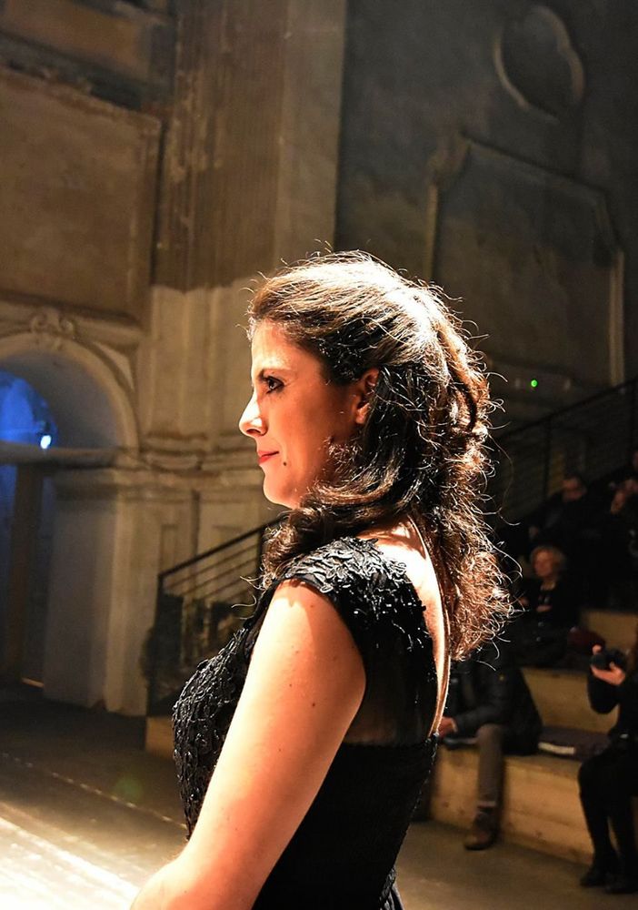 Ernesta Aufiero ritratta durante un'esibizione