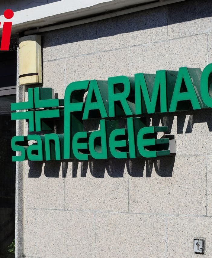 La farmacia San Fedele, oggetto di una recente rapina - Efrem Zanchettin