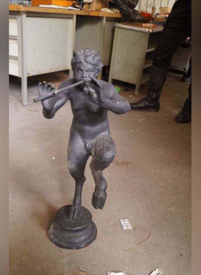 La statua rinvenuta dai carabinieri