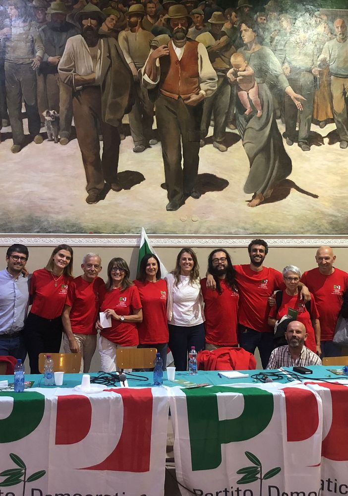 Foto di gruppo ritraente i responsabili del Partito Democratico di Asti, post Festa dell'Unità
