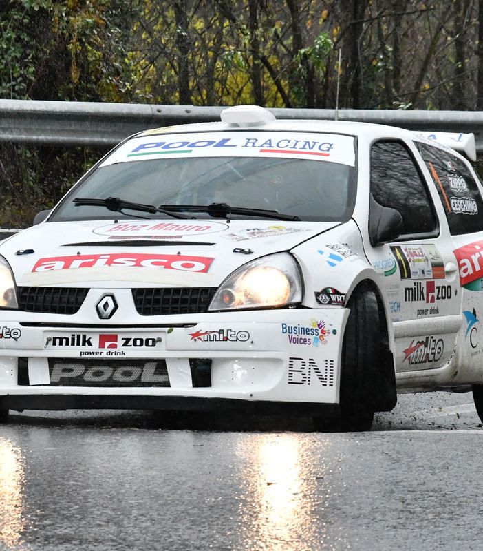 Un'auto in gara in una precedente edizione del Rally