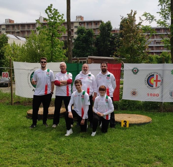 Grande successo per l'Astarco alla gara &quot;Città della Paglia&quot;: medaglie e soddisfazioni per la squadra di arcieri