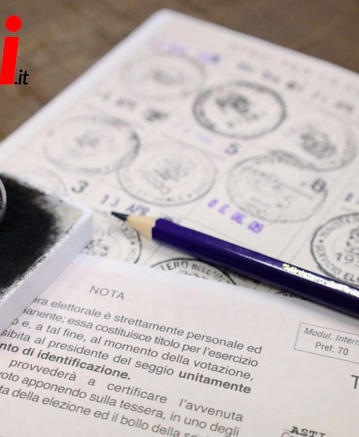 Tessera elettorale (ph. Merfephoto-Efrem Zanchettin)