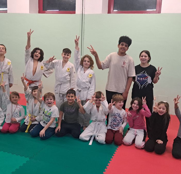 La scuola Judo Shobukai ben figura alle gari giovanili di Leinì