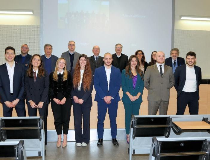 38 neo dottori esperti in Scienze vitcole ed enologiche all'università di Asti