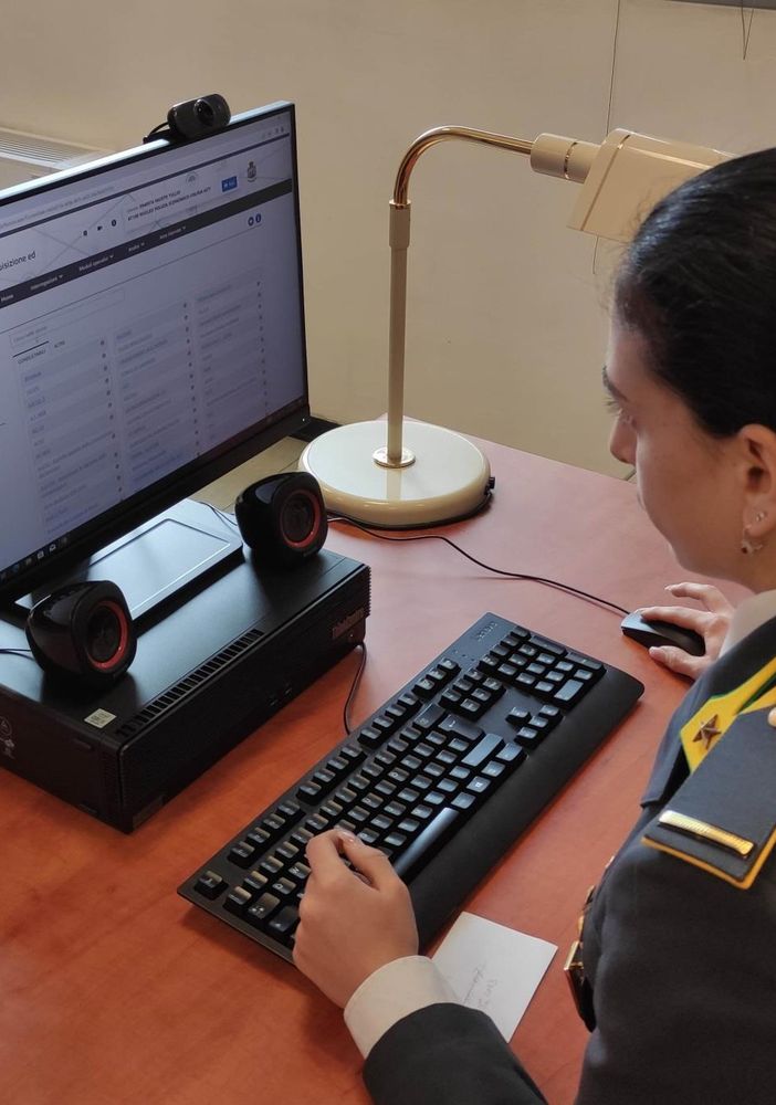 Badante 47enne ai domiciliari per circonvenzione a danno dell'ottantenne che avrebbe dovuto assistere