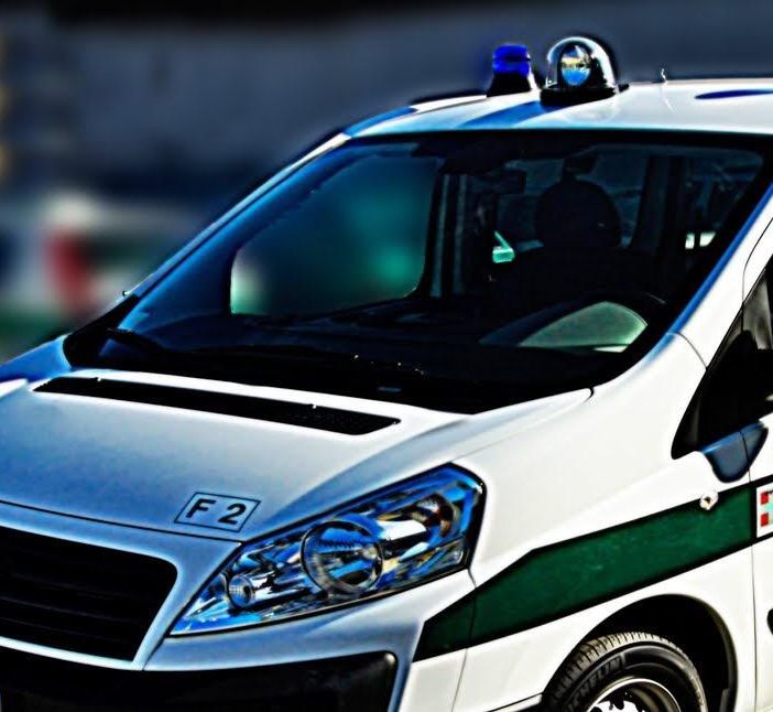 Pedone investito in piazza Alfieri a seguito di un tamponamento