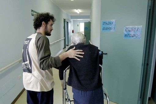 Il Piemonte? Sempre più regione per vecchi: oltre 1 su 4 ha più di 65 anni. E gli immigrati non bastano