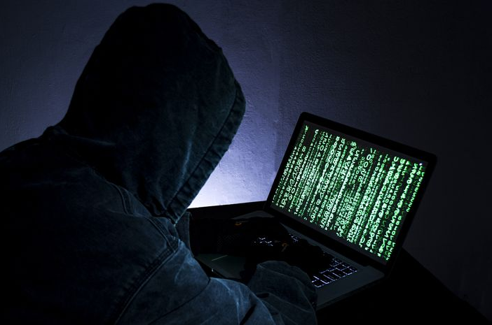 Attenti alla falsa mail dell’Enel: promette un rimborso ma in realtà è una truffa