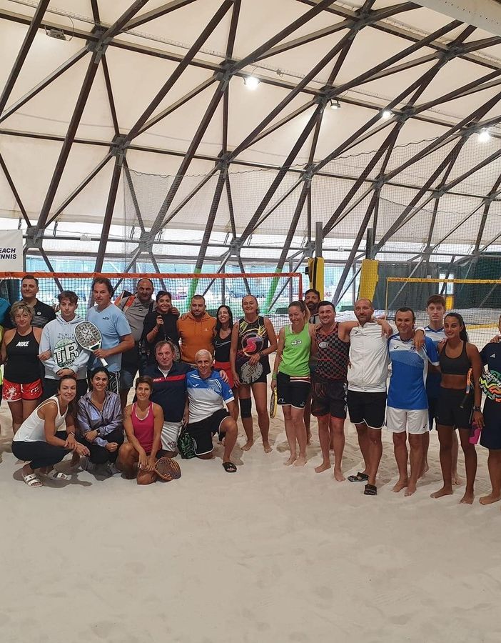 Amici del Tennis – La Casa del Profiterole campioni regionali a squadre di beach tennis