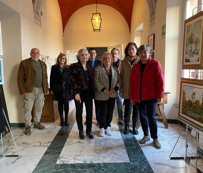 A Castelnuovo Belbo una mostra di pittura e fotografia nel palazzo comunale