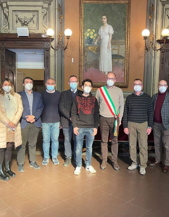 Asti: ricevuto in Municipio Piervittorio Conti, primo alle Olimpiadi di Fisica del Piemonte