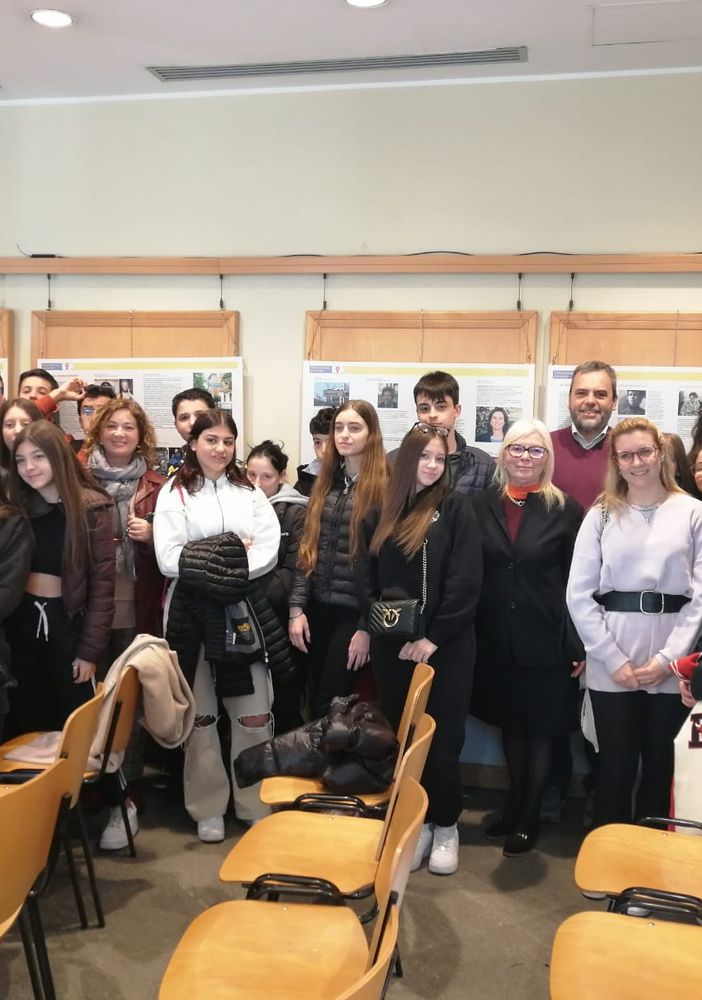 L'istituto Alfieri a Torino per la mostra “Donne, scienza e lavoro”
