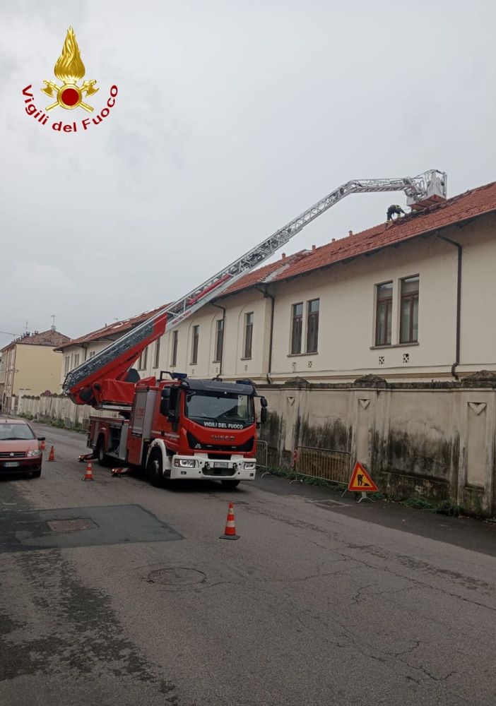 Maltempo, richiamati in servizio 20 vigili del fuoco, al Pronto Soccorso anche alcuni feriti lievi