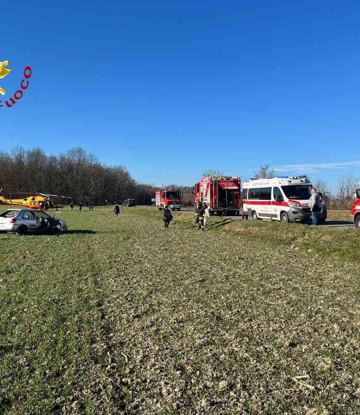Incidente stradale a Montiglio Monferrato, sul posto i Vigili del Fuoco
