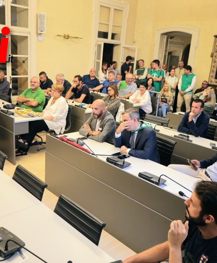 Alcune immagini dell'ultimo Consiglio del Palio prima la corsa