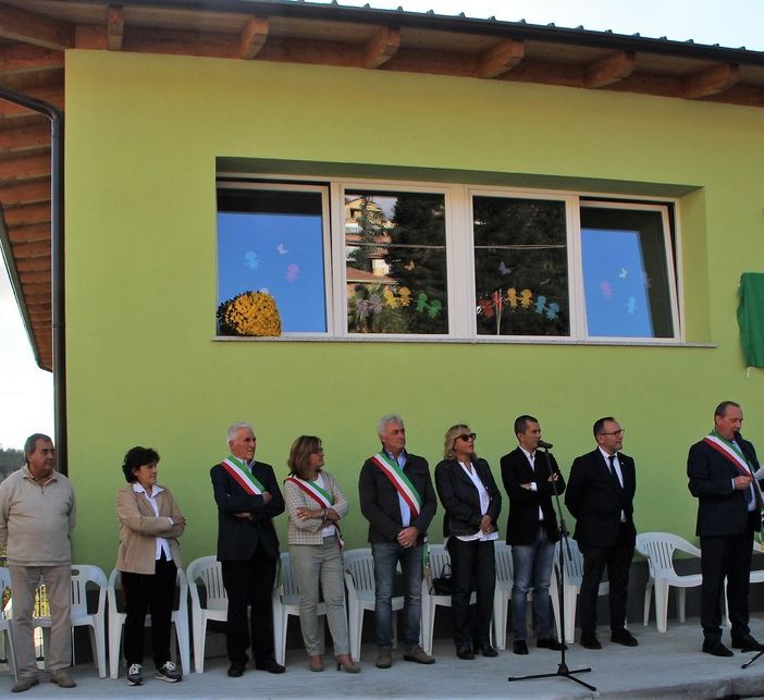 Moncalvo: immagini dell'inaugurazione scuola e della donazione ambulanza