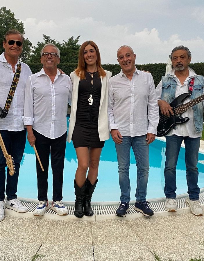 La band 14100
