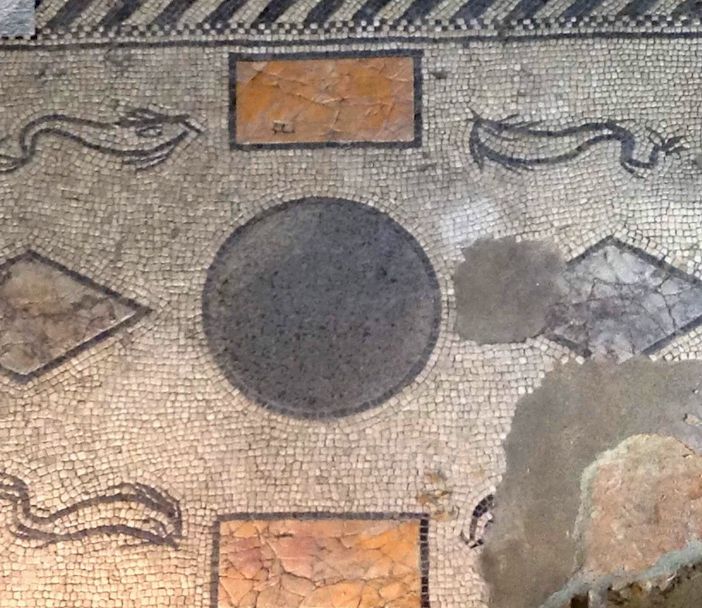 Il gran bel mosaico della domus romana di Asti