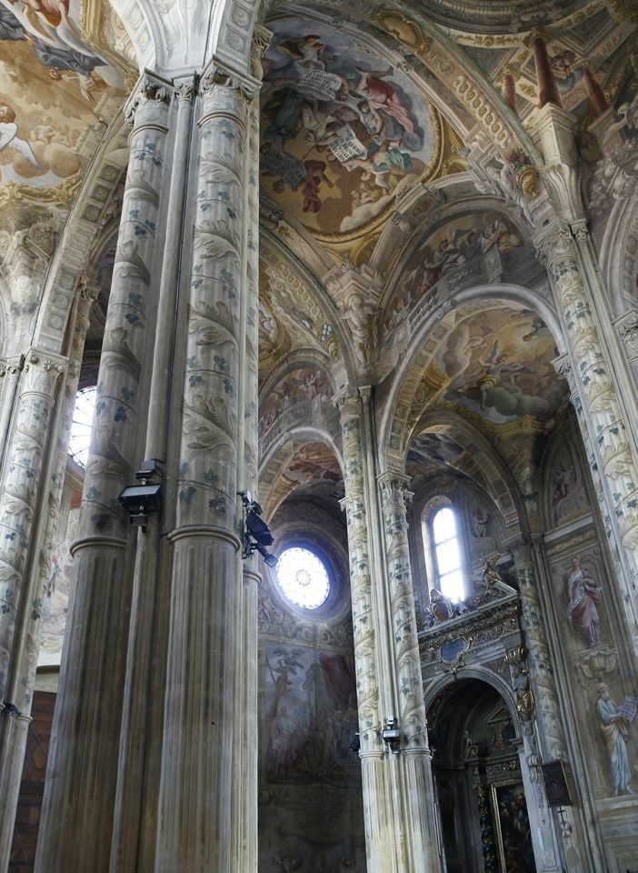 I ricchi interni della Cattedrale cittadina