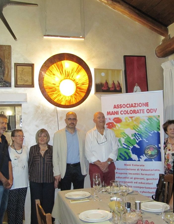 Cena ‘di compleanno’ per l’associazione di volontariato “Mani colorate”