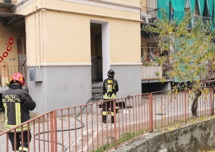 Incendio in un appartamento di via Dogliotti, fortunatamente nessun ferito