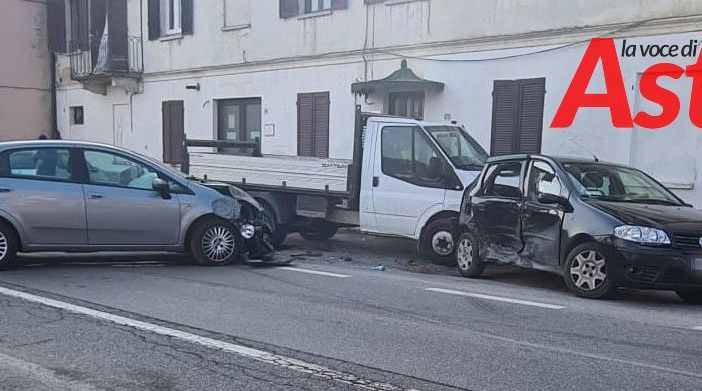 Incidente con feriti, in tarda mattinata, tra due auto e un furgone in località Sessant