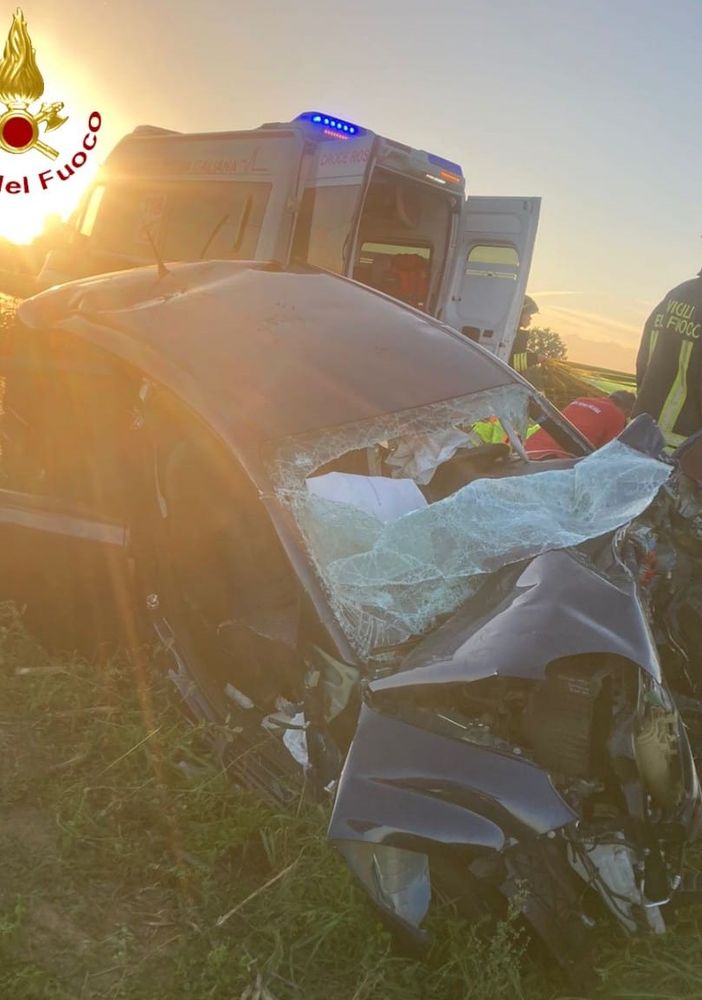 Grave frontale a Villanova: morta una donna di 64 anni. Intervenuto elisoccorso ed elicottero dei vigili del fuoco