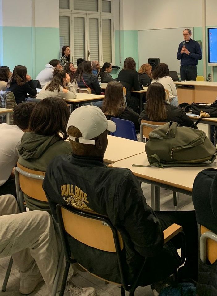 Prosegue il 'percorso di pace' tra don Volodymyr Kirylyuk e gli studenti del Castigliano