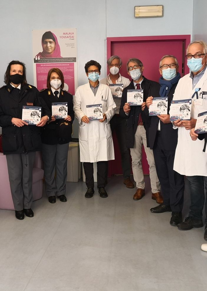 Il questore di Asti oggi in visita al pronto soccorso del Cardinal Massaia per la campagna 'Questo non è amore'