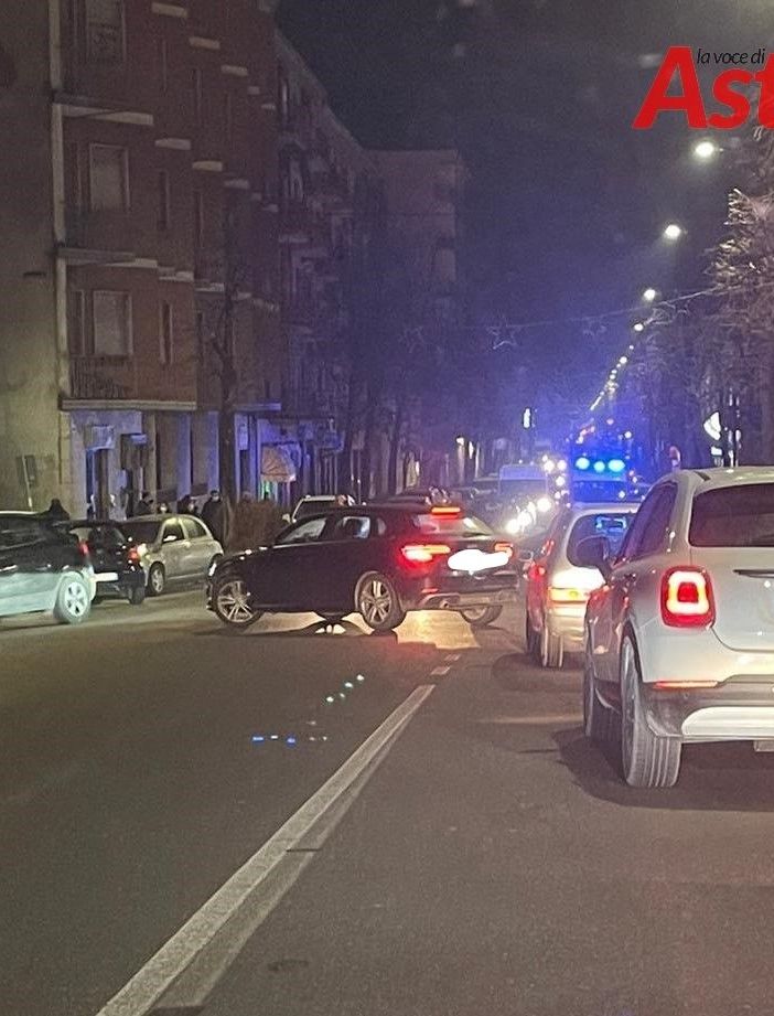 Rallentamenti in corso Savona per un incidente