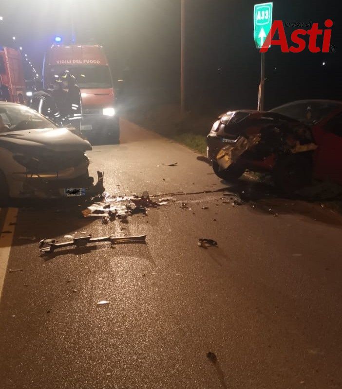 Frontale in corso Alessandria, all'altezza di Quarto. Si segnalano 4 chilometri di coda [FOTO]