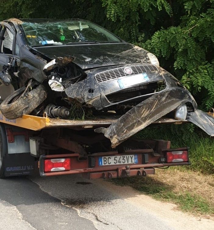 Incidente stradale a Valgera, in ospedale ragazzo di 30 anni di Castell'Alfero