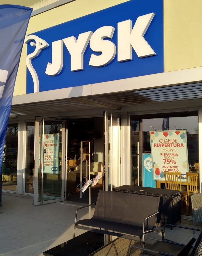 Immagini dello store JYSK e dei prodotti in vendita