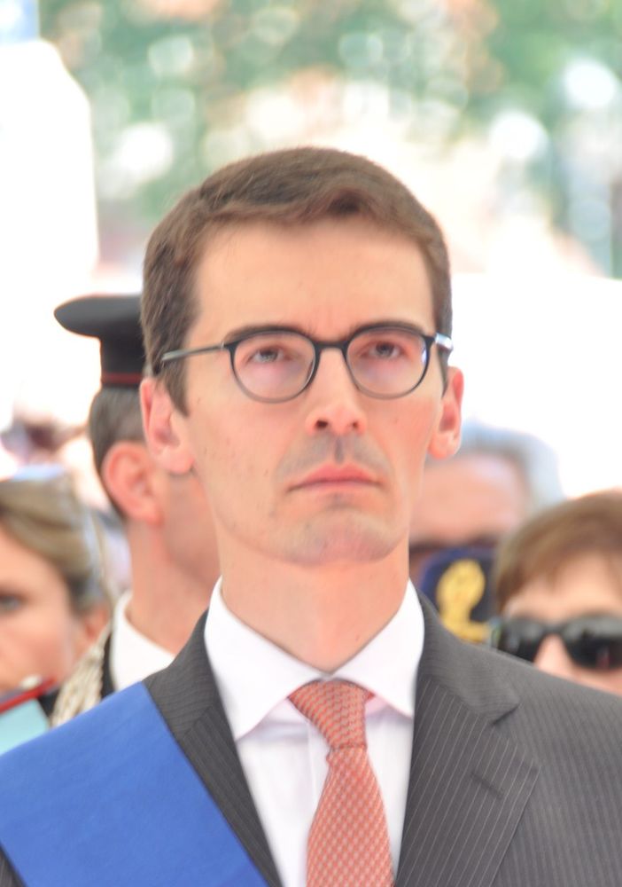 Covid-19, &quot;Sia esposta la bandiera a mezz'asta su tutti i municipi il 31 marzo a mezzogiorno per ricordare le vittime&quot;