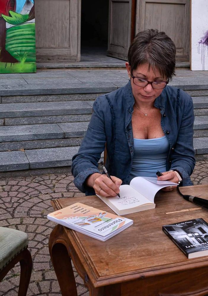 La scrittrice Linda Pines presenta il suo libro a San Damiano per &quot;Un the con l'autore&quot;