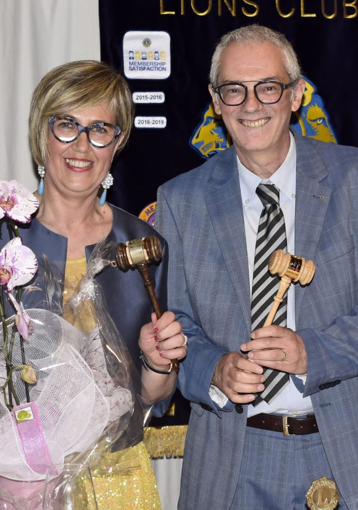 La neo presidente Simona Bottero con il suo predecessore Francesco Scalfari