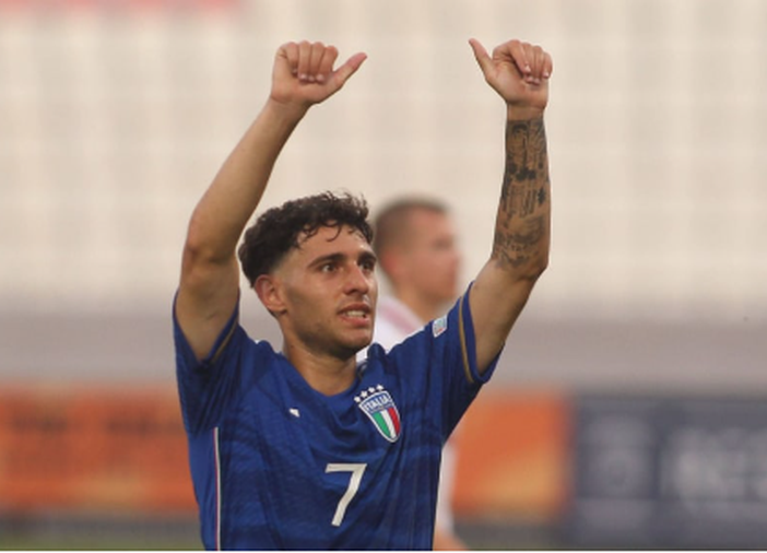 Luis Hasa con la maglia della nazionale U19