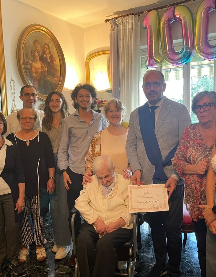 Auguri alla neo centenaria astigiana, la maestra Onorina Mansone