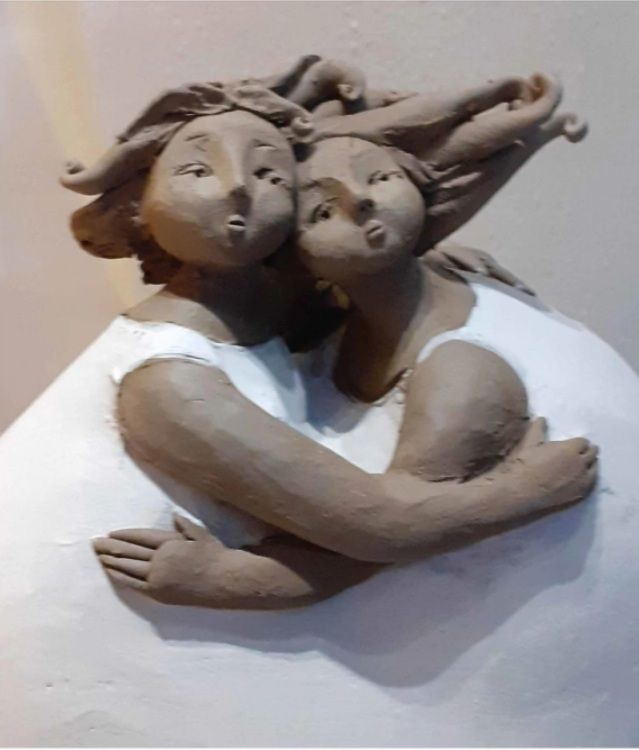 Le donne di Manuela Incorvaia (scultura dedicata all'Afghanistan)