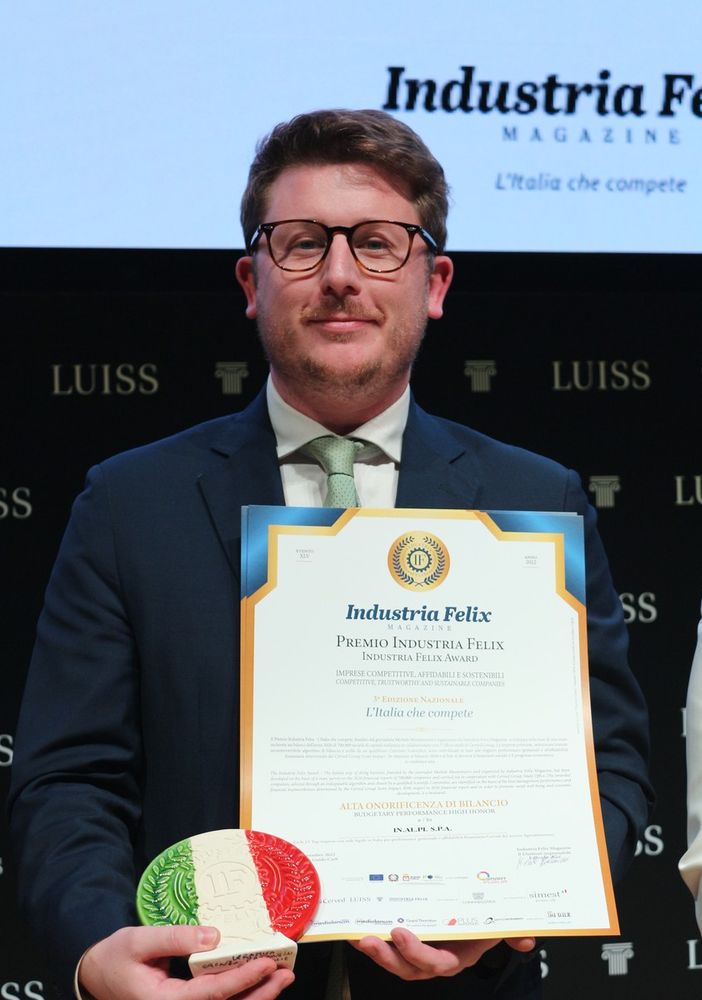 Matteo Torchio con il riconoscimento Industria Felix