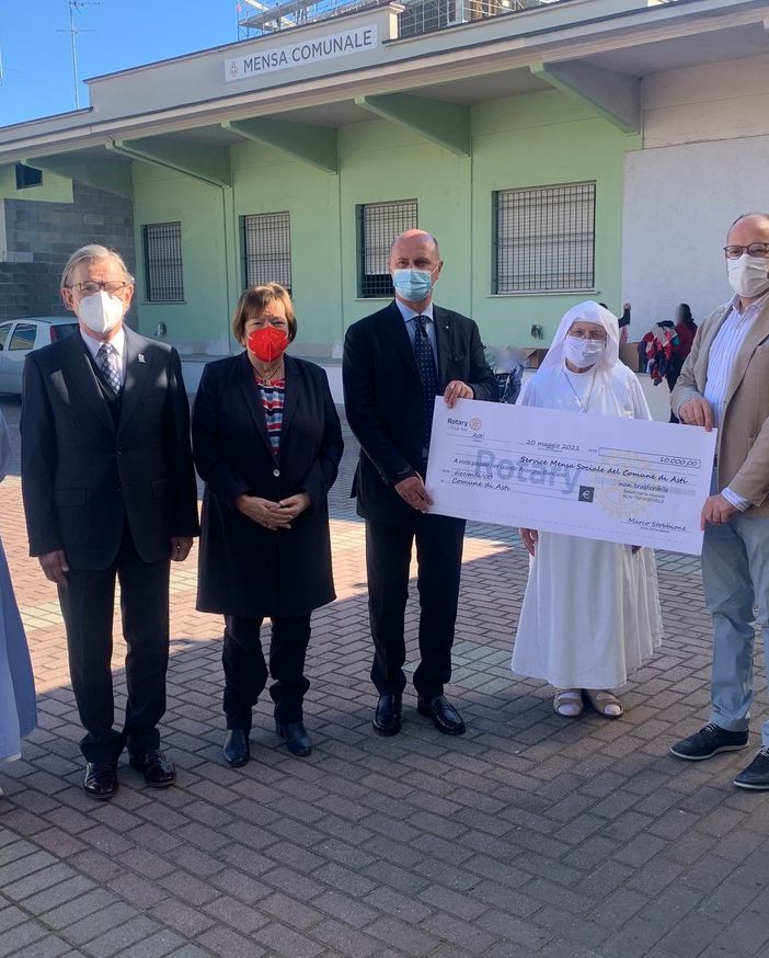Il Rotary di Asti consegna 10mila euro alla Mensa Sociale