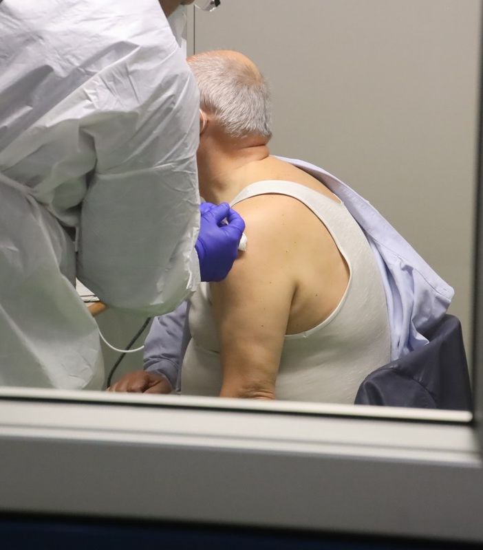 Entro il 20 giugno arriveranno le prime 23mila dosi di Pfizer e Moderna per i richiami Astrazeneca