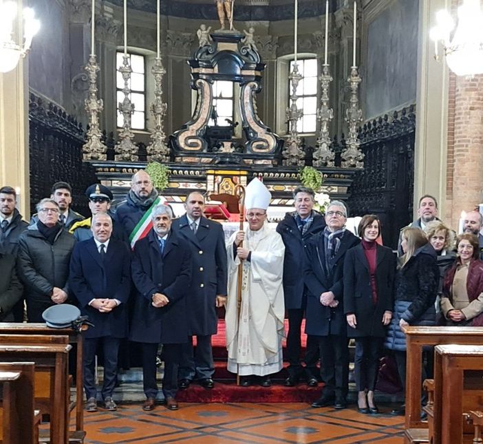 Foto di gruppo al termine della celebrazione religiosa