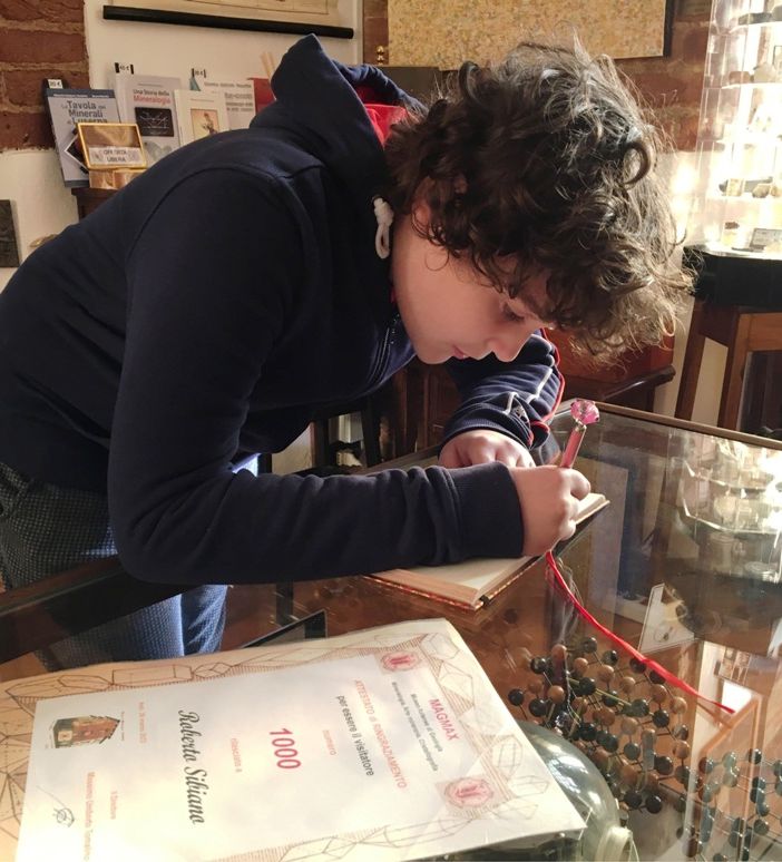 Il Magmax di Asti premia il visitatore numero 1000: è un bambino di 10 anni della scuola Ferraris